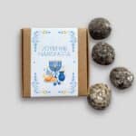 Mini-coffret bombes à fleurs Hanoucca – Menorah bleu et or 1 Mini-coffret bombes à fleurs Hanoucca – Menorah bleu et or